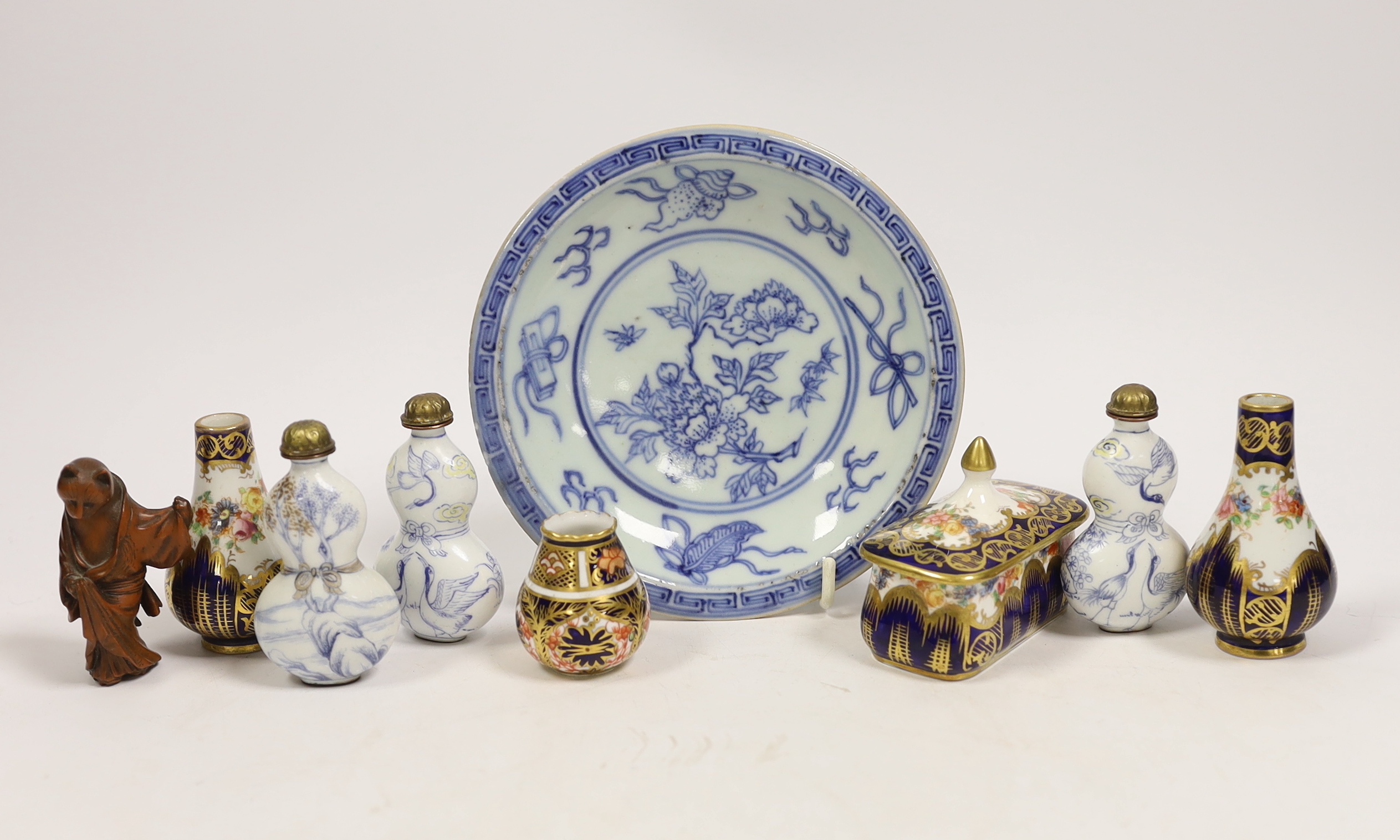 Chinese snuff bottles etc including a resin model of a cat